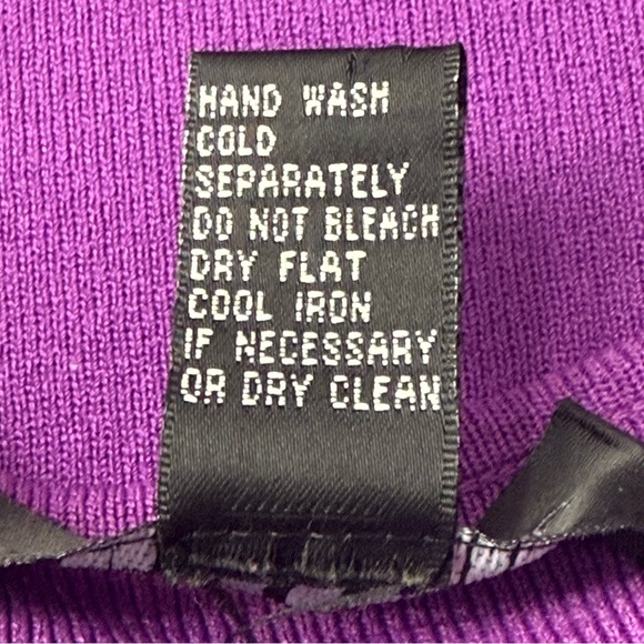 Cable & Gauge Women's Decorative Gold Buckle Knit Keyhole Tunic Top Purple Sz XL - Picture 7 of 7